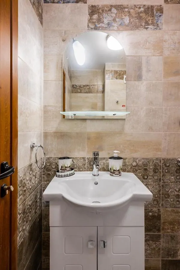 דירות סופיה Nomad Haven: 1Bd Flat With Balcony & Desk